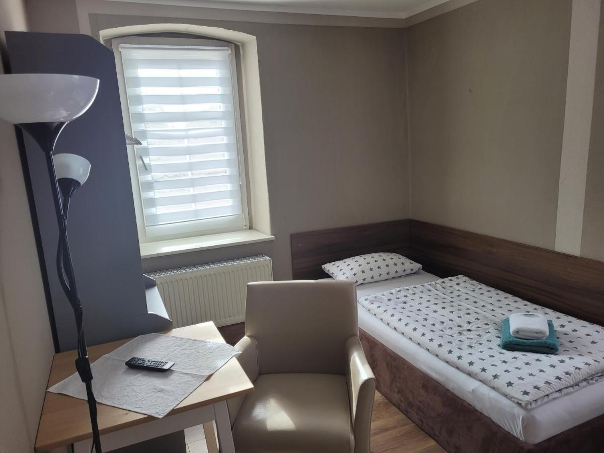 Hotel Und Pension Al Dente Nunchritz Екстер'єр фото
